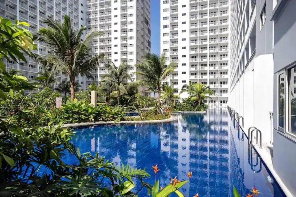 Simple And Affordable Staycation Manila Bagian luar foto