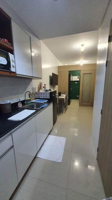 Simple And Affordable Staycation Manila Bagian luar foto