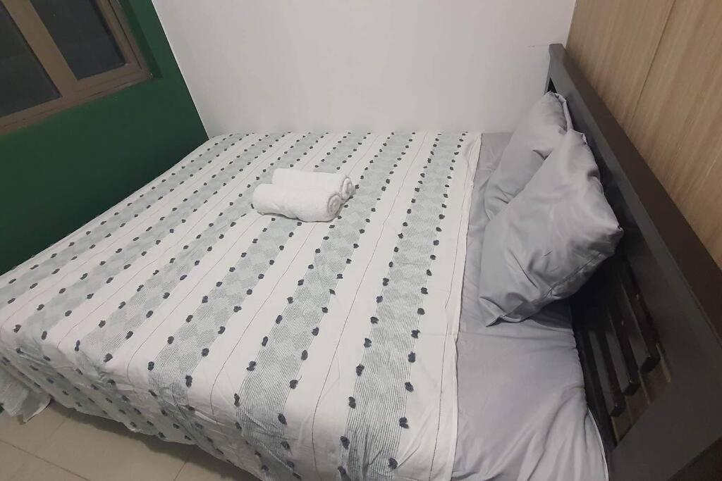 Simple And Affordable Staycation Manila Bagian luar foto