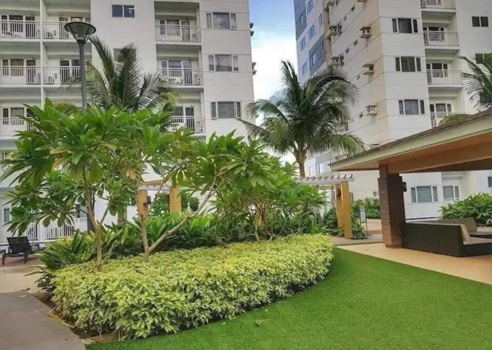 Simple And Affordable Staycation Manila Bagian luar foto